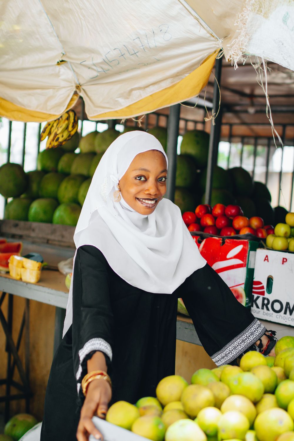 Vendeuse sur un marché africain